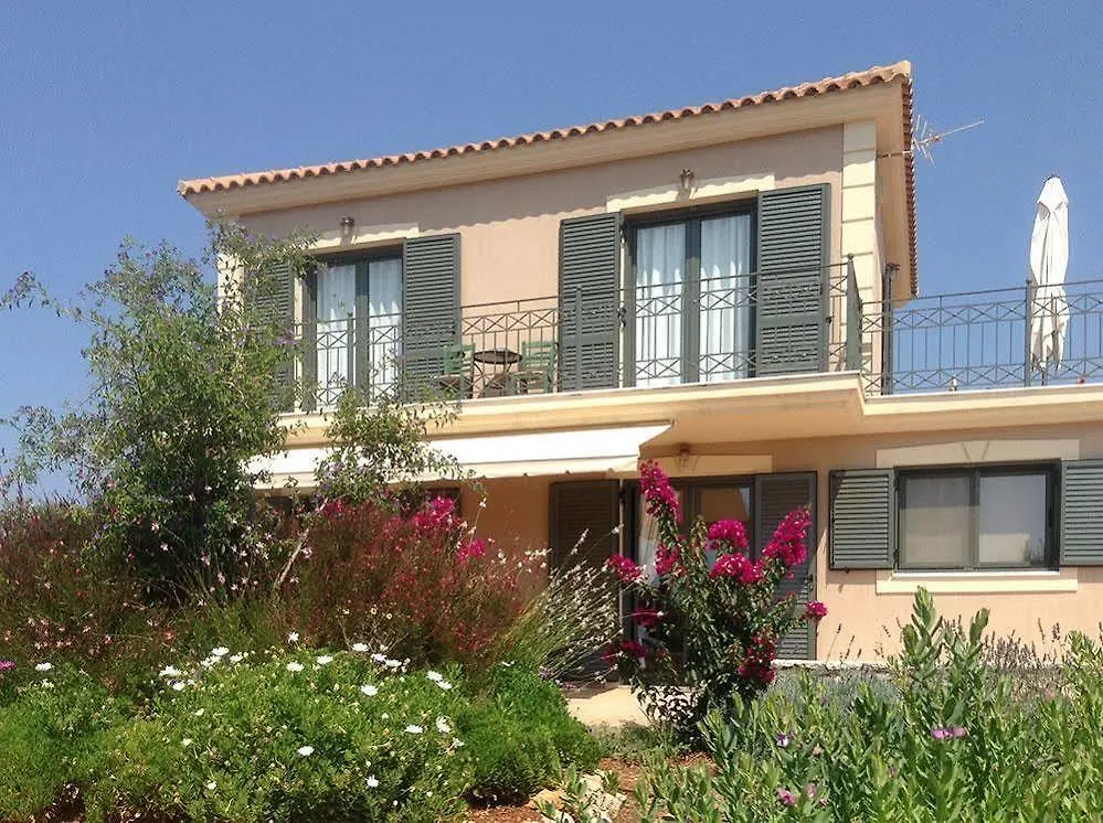 Korallis Villas Livathos  2*, Livathos (Kefalonia)